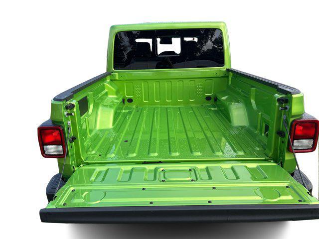 new 2025 Jeep Gladiator car, priced at $45,327