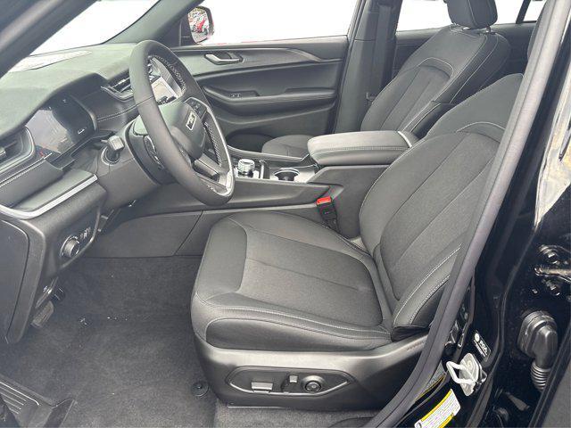 new 2025 Jeep Grand Cherokee car, priced at $37,170