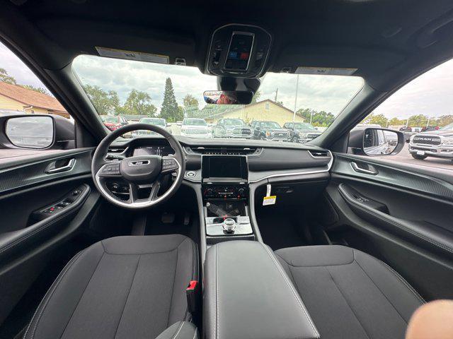 new 2025 Jeep Grand Cherokee car, priced at $37,170