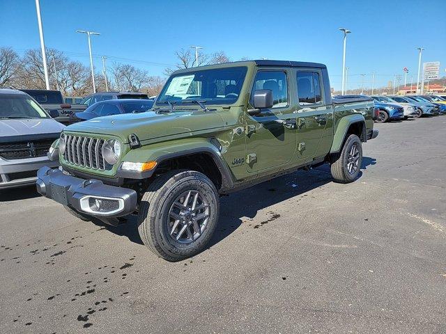 new 2024 Jeep Gladiator car, priced at $47,631