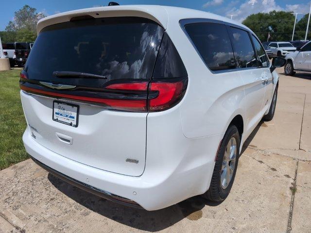 new 2024 Chrysler Pacifica car, priced at $50,011