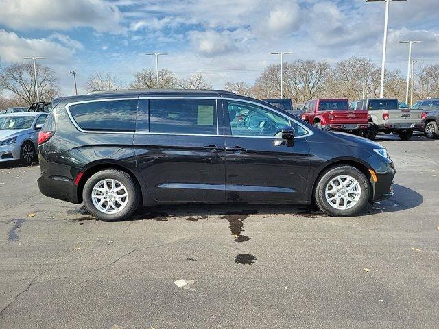 used 2022 Chrysler Pacifica car, priced at $26,182
