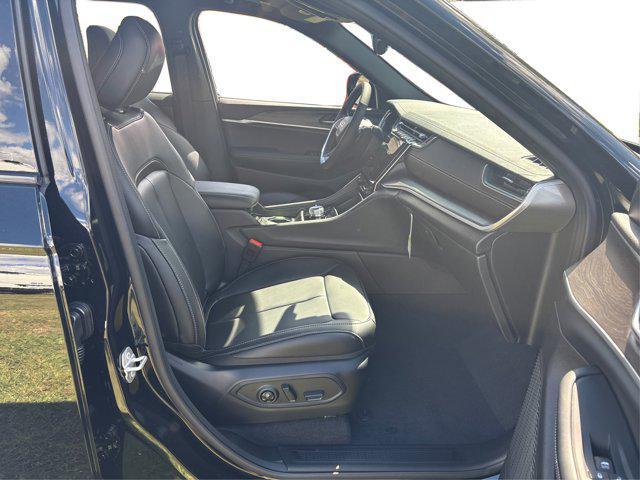 new 2025 Jeep Grand Cherokee car, priced at $46,189
