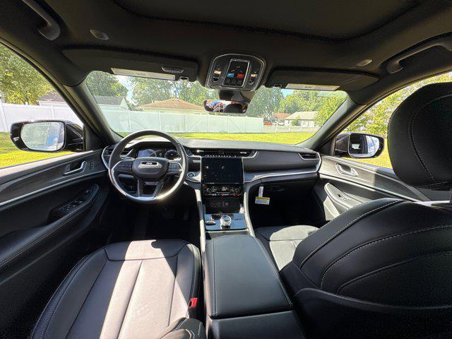 new 2025 Jeep Grand Cherokee car, priced at $46,189