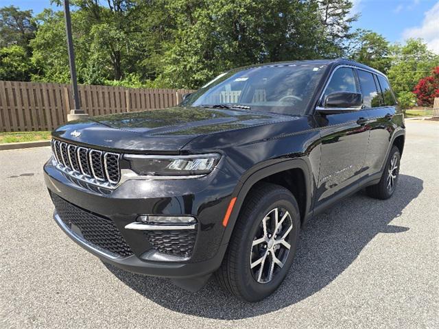 new 2025 Jeep Grand Cherokee car, priced at $43,646