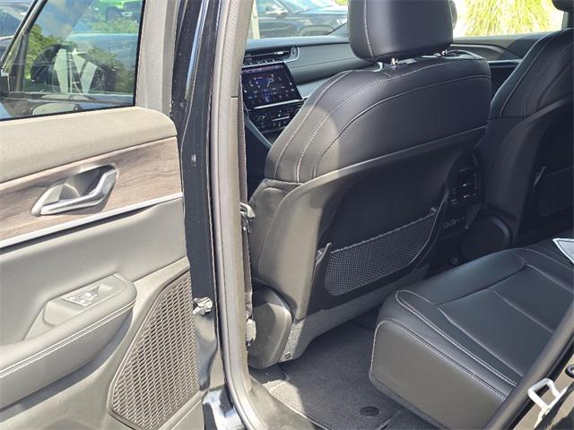 new 2025 Jeep Grand Cherokee car, priced at $43,646