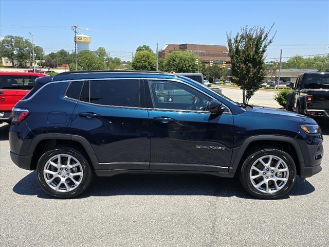 new 2024 Jeep Compass car, priced at $32,001