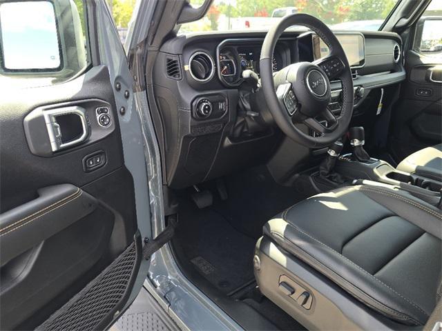 new 2025 Jeep Gladiator car, priced at $46,239