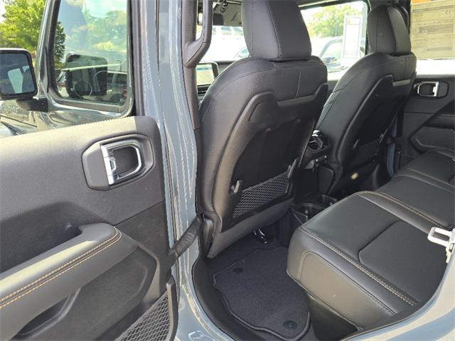 new 2025 Jeep Gladiator car, priced at $46,239