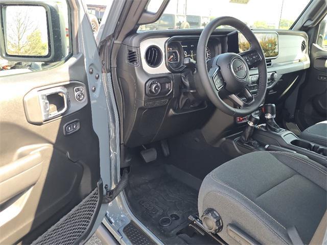 new 2025 Jeep Wrangler car, priced at $55,529