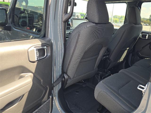 new 2025 Jeep Wrangler car, priced at $55,529