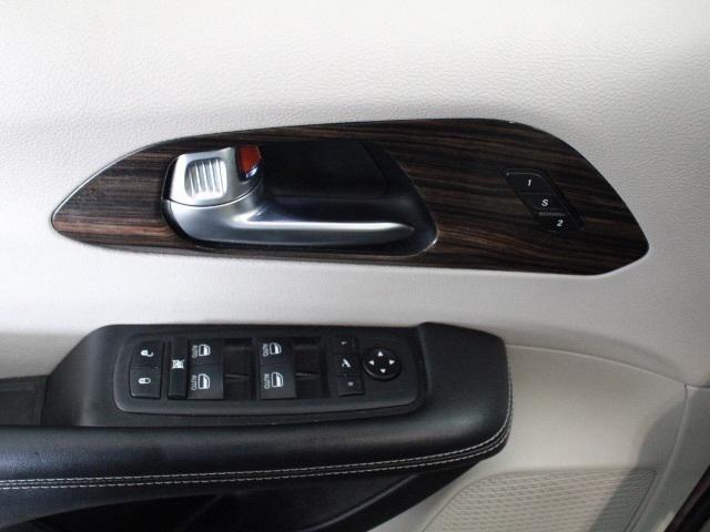 used 2021 Chrysler Pacifica car, priced at $26,000