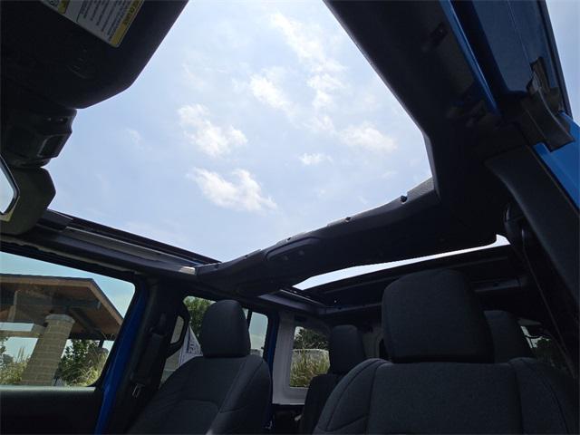 new 2025 Jeep Wrangler car, priced at $49,622