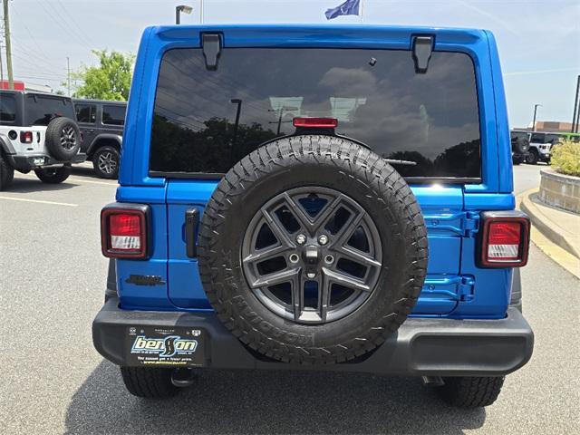 new 2025 Jeep Wrangler car, priced at $49,622