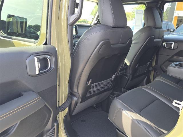 new 2025 Jeep Gladiator car, priced at $46,127