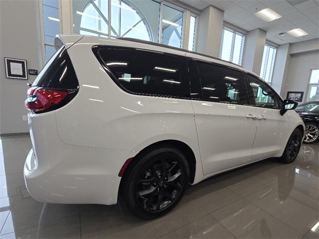 new 2026 Chrysler Pacifica car, priced at $52,385