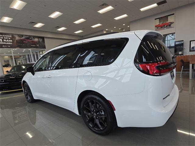 new 2026 Chrysler Pacifica car, priced at $52,385