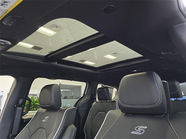 new 2026 Chrysler Pacifica car, priced at $52,385