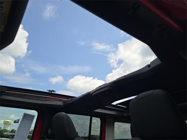 new 2025 Jeep Wrangler car, priced at $44,728