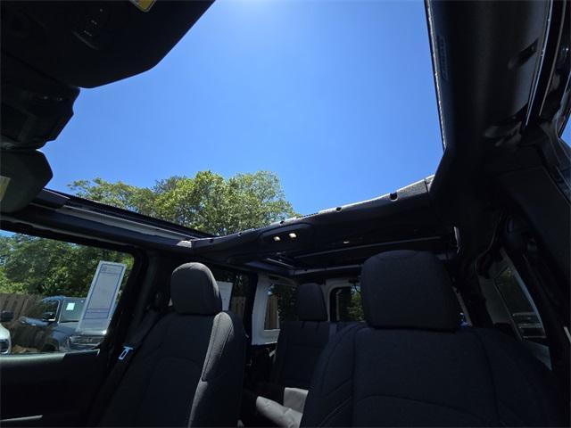 new 2025 Jeep Wrangler car, priced at $48,622