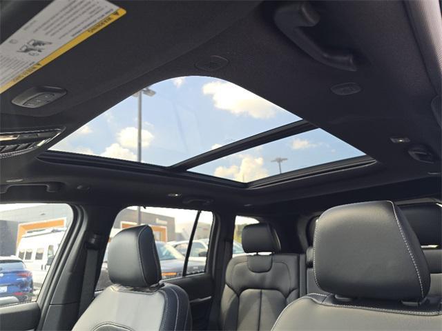 new 2025 Jeep Grand Cherokee car, priced at $52,857