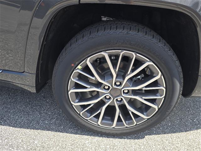 new 2025 Jeep Grand Cherokee L car, priced at $67,403