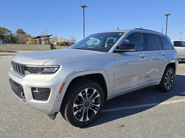 new 2025 Jeep Grand Cherokee car, priced at $65,042