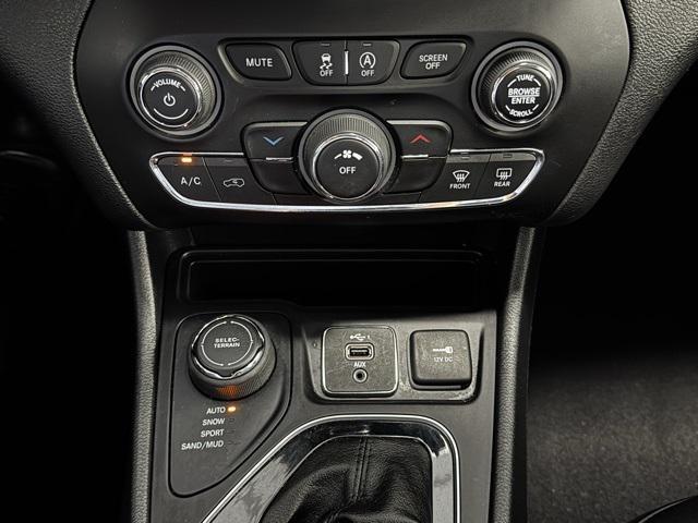 used 2021 Jeep Cherokee car, priced at $21,500