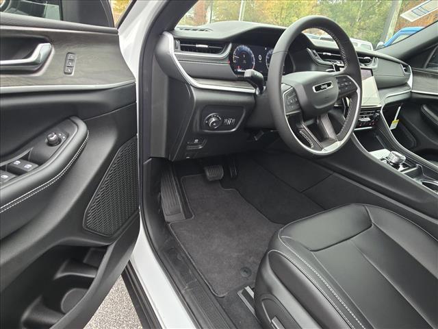 new 2025 Jeep Grand Cherokee car, priced at $48,440