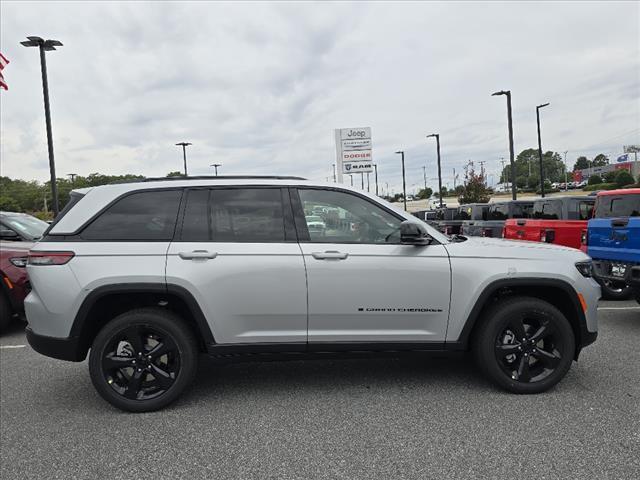 new 2024 Jeep Grand Cherokee car, priced at $45,223