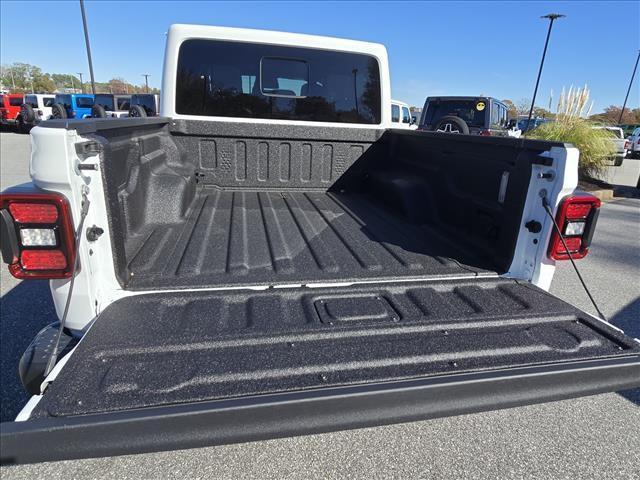 new 2026 Jeep Gladiator car, priced at $61,992