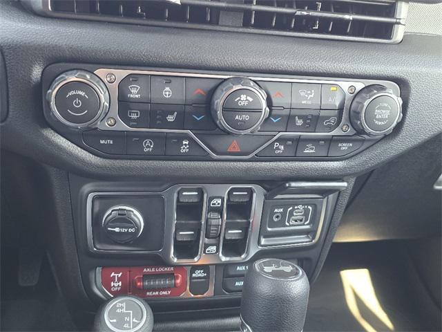 new 2025 Jeep Wrangler car, priced at $53,366