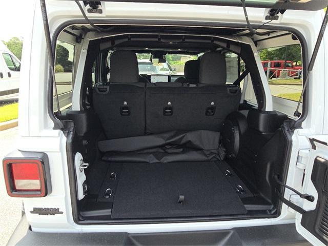 new 2025 Jeep Wrangler car, priced at $48,036