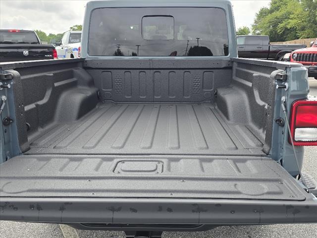 new 2024 Jeep Gladiator car, priced at $54,007