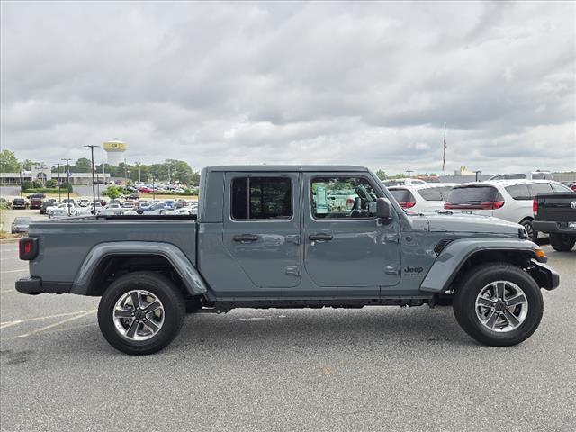 new 2024 Jeep Gladiator car, priced at $54,007