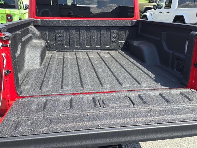 new 2025 Jeep Gladiator car, priced at $46,550