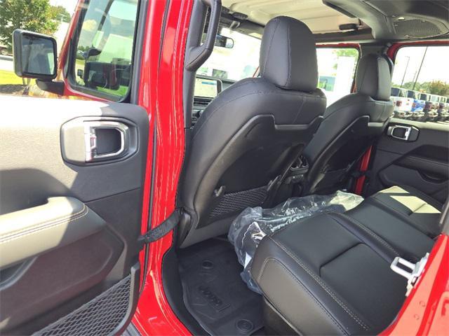 new 2025 Jeep Gladiator car, priced at $46,550