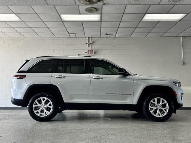 used 2022 Jeep Grand Cherokee car, priced at $34,000