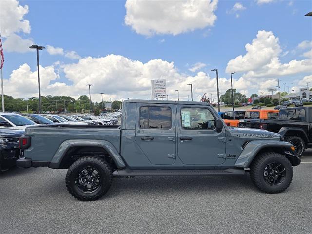 new 2025 Jeep Gladiator car, priced at $47,572