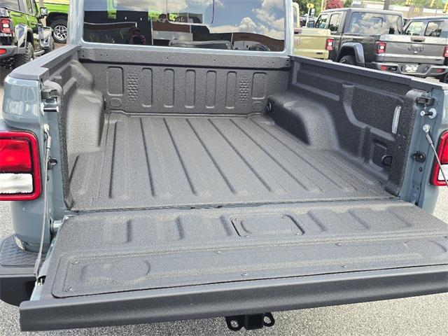 new 2025 Jeep Gladiator car, priced at $47,572