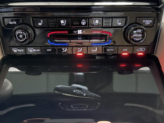 used 2023 Jeep Grand Cherokee car, priced at $29,000