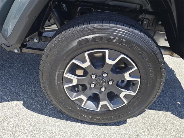 new 2025 Jeep Gladiator car, priced at $51,392