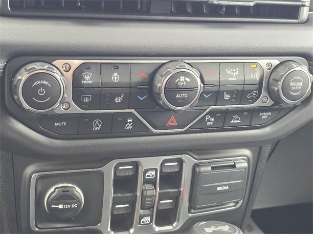 new 2025 Jeep Wrangler car, priced at $57,877