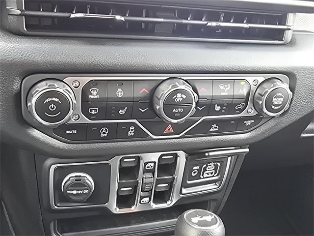 new 2025 Jeep Wrangler car, priced at $49,918