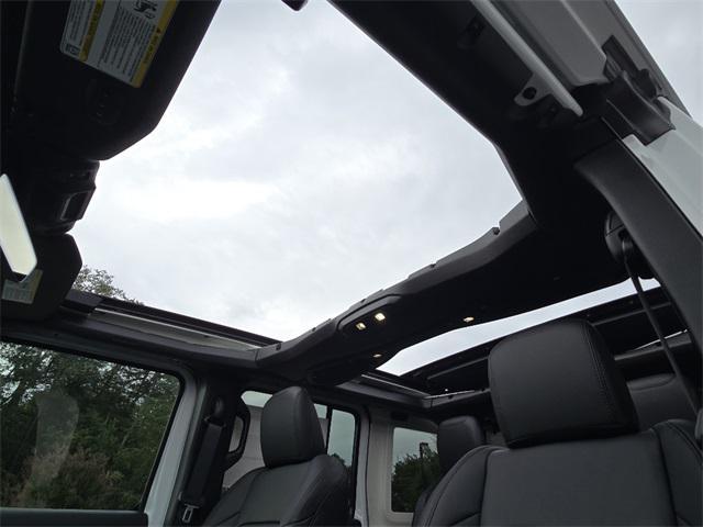 new 2025 Jeep Wrangler car, priced at $53,699