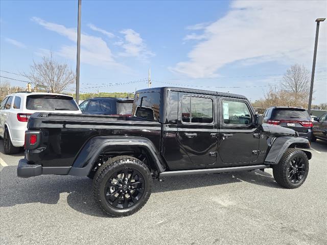 new 2025 Jeep Gladiator car, priced at $44,069