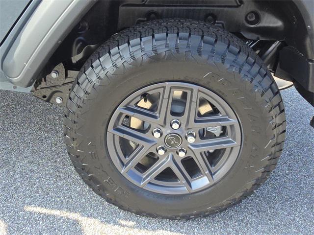 new 2025 Jeep Wrangler car, priced at $44,020