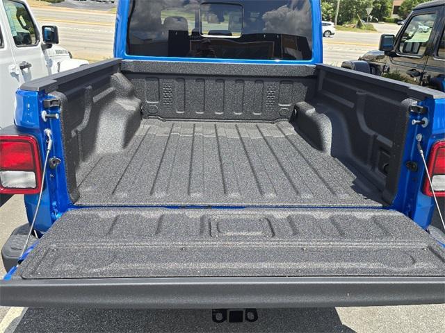 new 2025 Jeep Gladiator car, priced at $46,550
