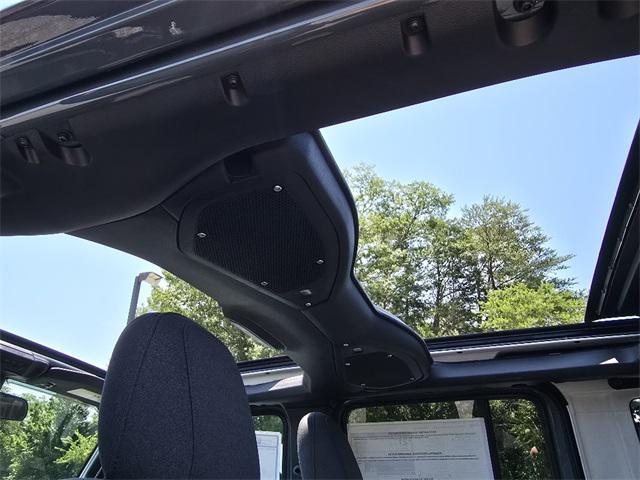 new 2025 Jeep Wrangler car, priced at $47,218