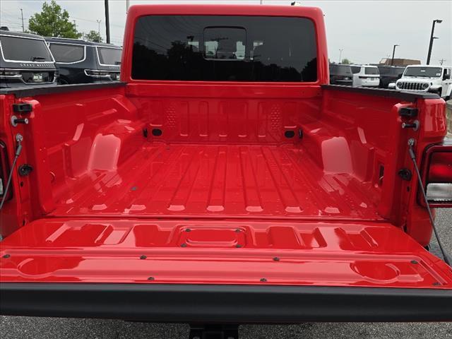 new 2024 Jeep Gladiator car, priced at $45,982